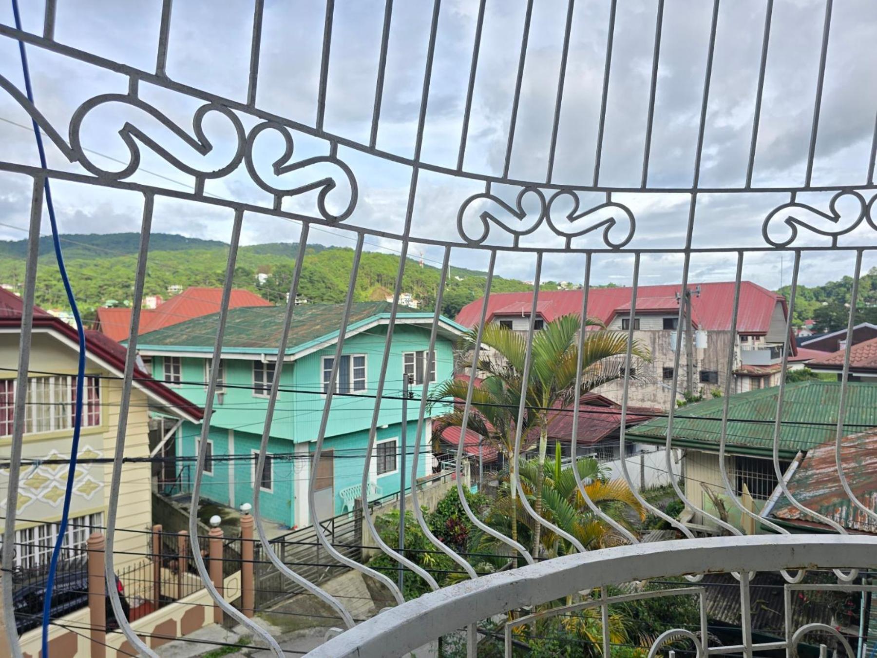 35 Amistad Guesthouse Baguio City Esterno foto
